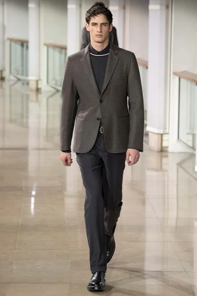 Look 5